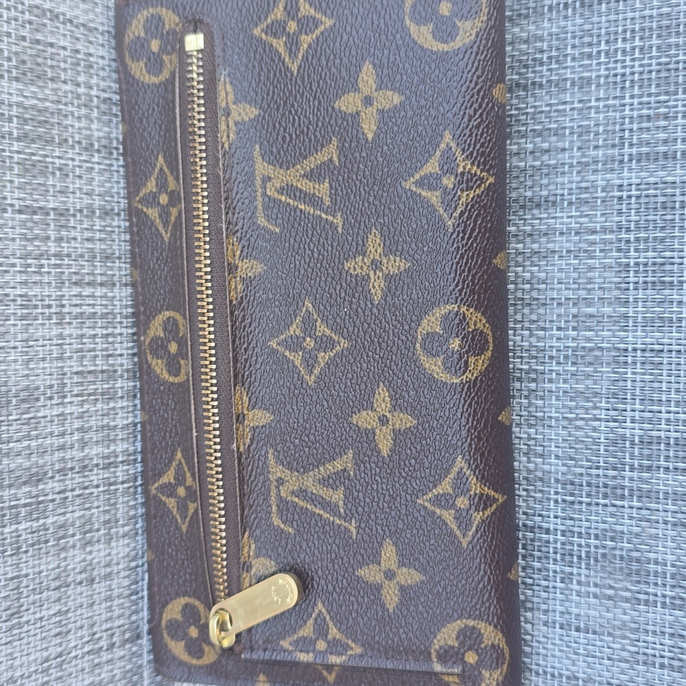* EUC * Louis Vuitton Eugenie Monogram Wallet - Picture 2 of 14